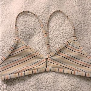 Jolyn Clothing: Bennett top